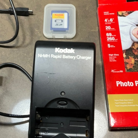 Kodak Easyshare Z710 7.1 MP Digital Camera - Picture 5 of 14